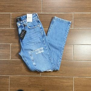 NEW Forever 21 Straight Leg Ripped Blue Jeans